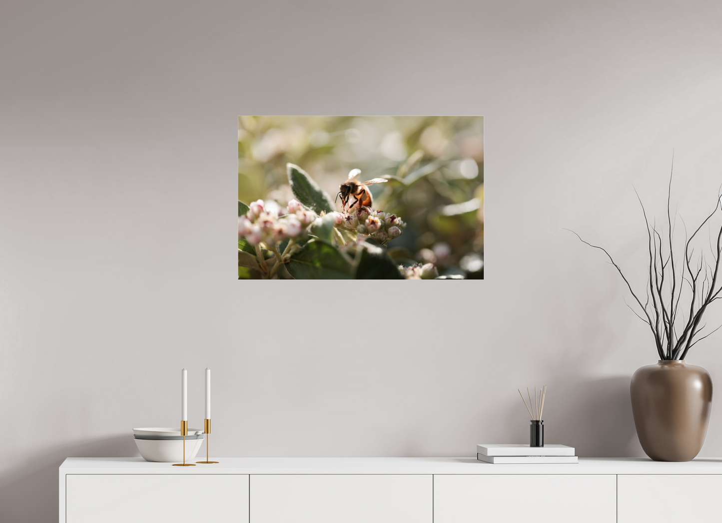 75 x 50 cm, Photo Print Under Acrylic Glass Abeille à la lumière