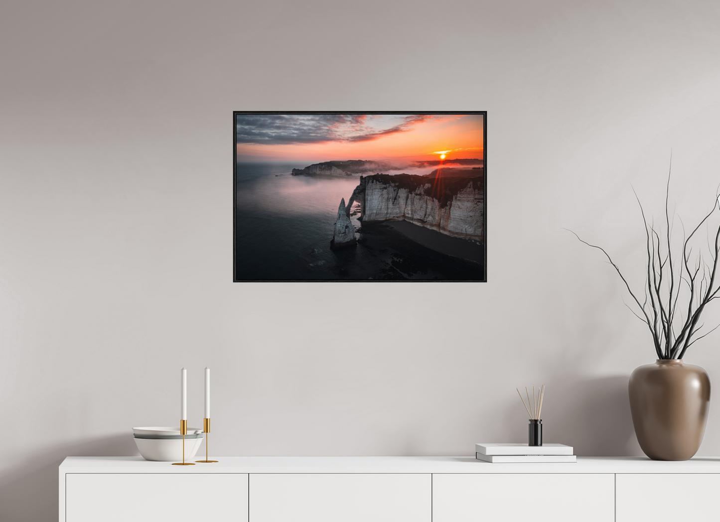 75 x 50 cm, Plexi et cadre américain Aube sur les Falaises d'Aval d'Etretat