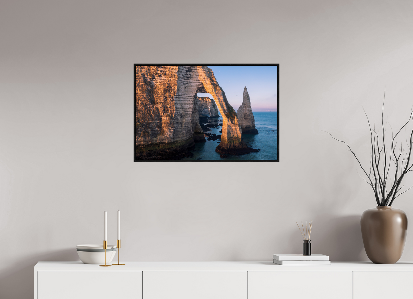 75 x 50 cm, Alu et cadre américain Lumière dorée sur l’arche d’Étretat