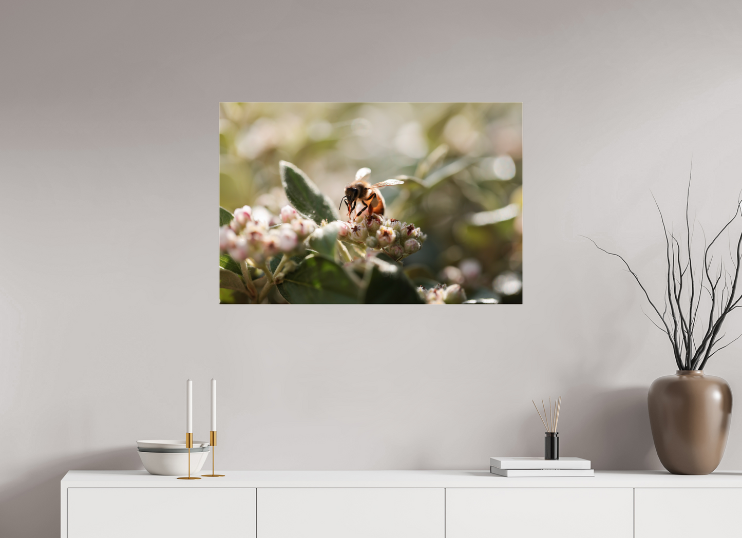 90 x 60 cm, Photo Print Under Acrylic Glass Abeille à la lumière